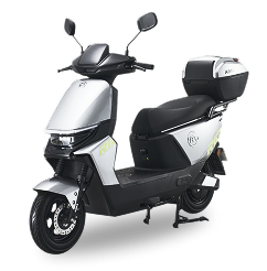Scooter elétrica cinza em fundo branco